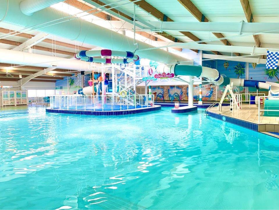 Brookside West Sands Holiday Park Seal Bay Селсі Екстер'єр фото