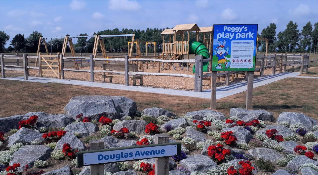 Brookside West Sands Holiday Park Seal Bay Селсі Екстер'єр фото